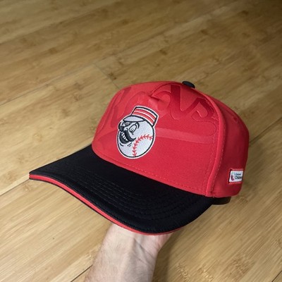 Melonwear Unisex Black Red Reds Baseball Cap Hat Size One Size CINCINATTI REDS MELONWEAR CAP, RED AND BLACK, C IN WHITE | eBay main image 4