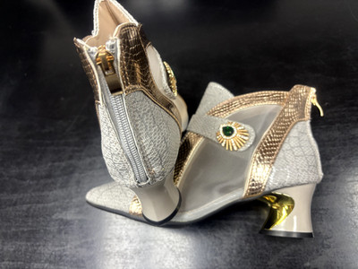 Stiefelette mit Mesh-Einsatz grau gold 37,5