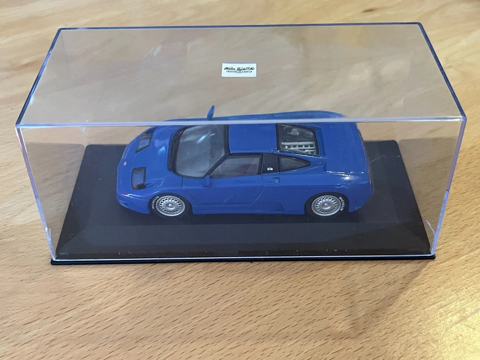 1/43 Minichamps Bugatti EB110 road car blue diecast MIB - Image 2 of 4