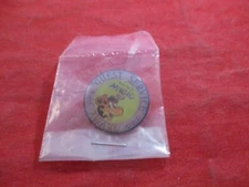 Toys "R" Us Geoffrey "Guest Service Award" Employee Button Pin Promo *NEW*