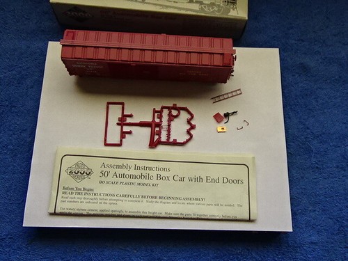 Proto *****2000 HO Gauge 50' 21031 UP#161426 Auto Boxcar Kit mostly built - Picture 3 of 12