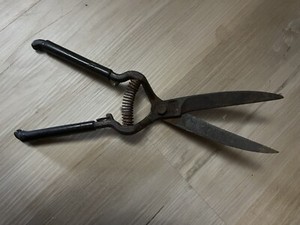Vintage Antique Hedge Trimmer GARDEN SHEARS Clippers Heavy Duty Corona 5