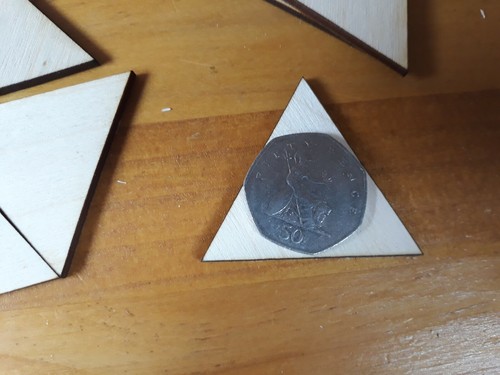 30x TRIANGLE Wooden Craft Shapes Wood DIY Decoration Plaque - Picture 4 of 4