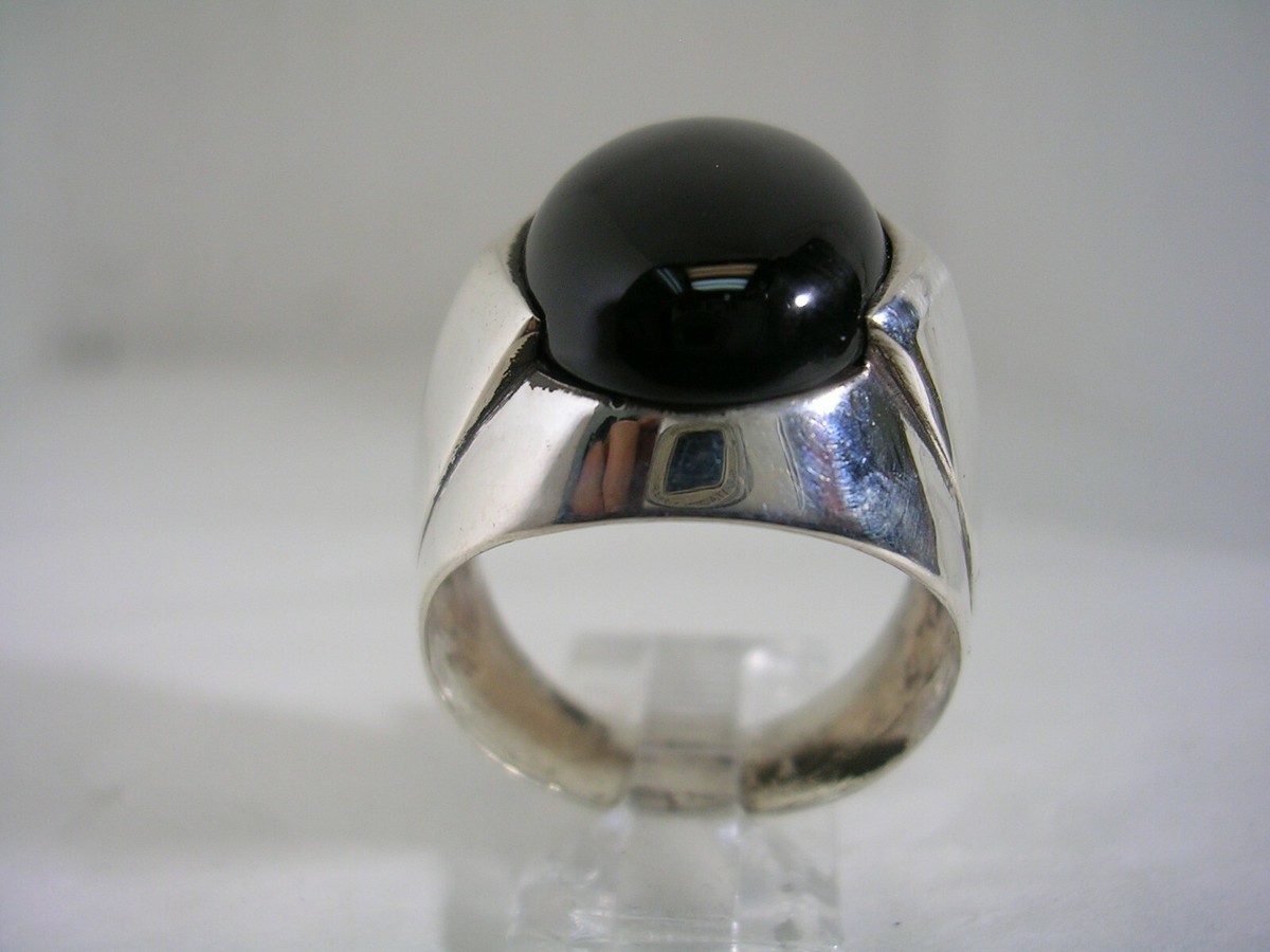 Sterling Silver Bezel 12mm Oval Onyx Men's Ring Sterling Silver Bezel 12mm Oval Onyx Men's Ring