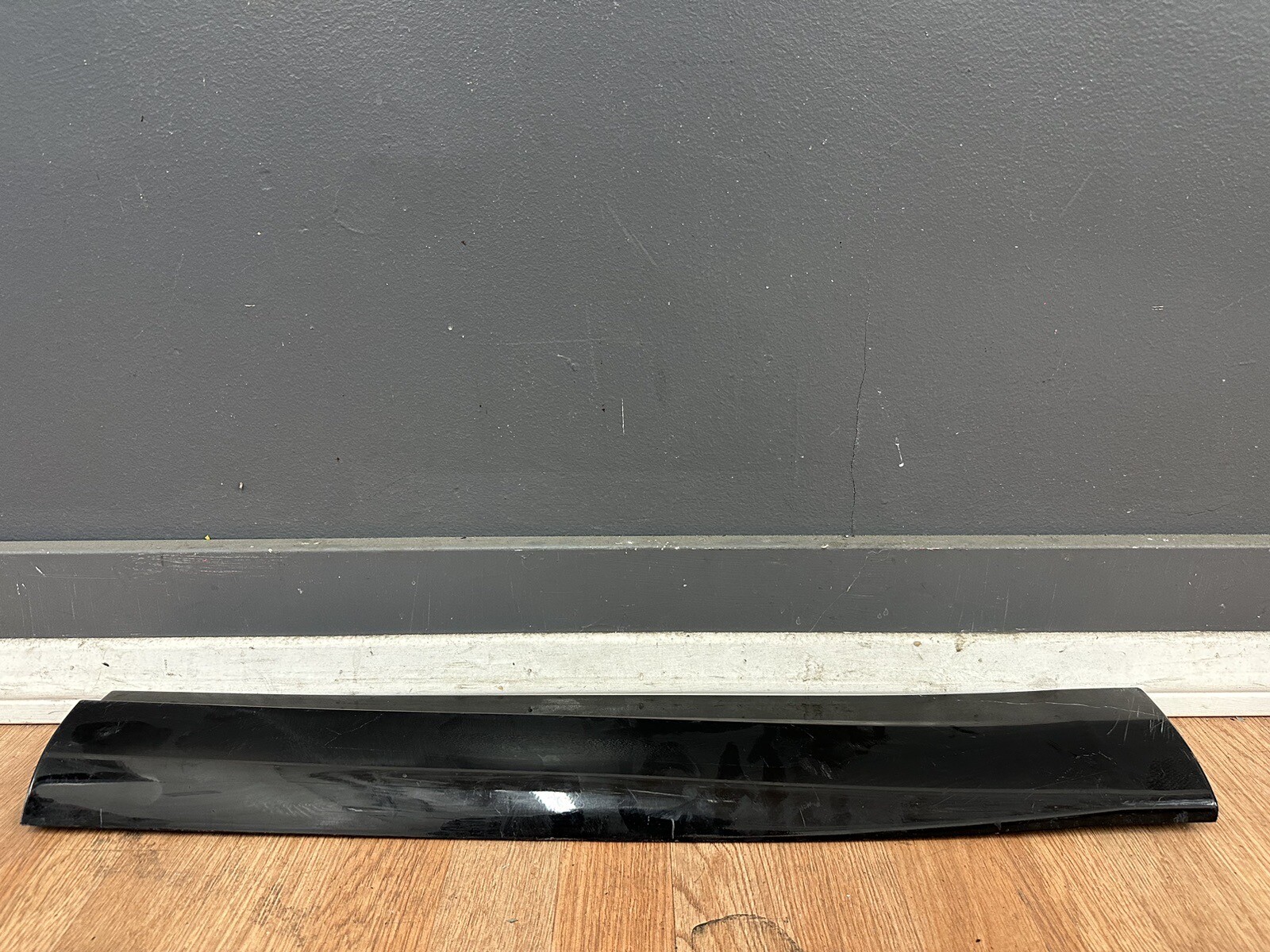 2017 2018 2019 2020 MASERATI LEVANTE REAR LEFT LOWER DOOR MOULDING OEM 670035238