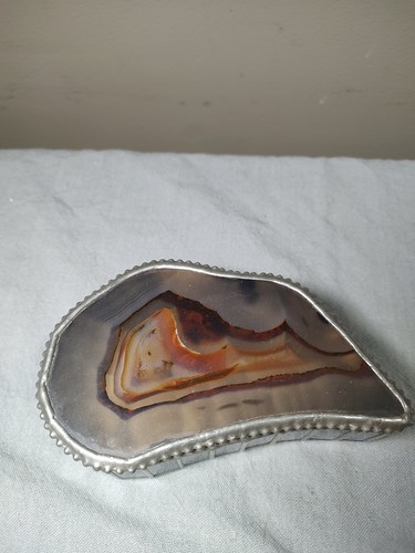 handmade kydney shaped natural stone Agate and black glass hinged trinket box - Picture 5 of 9