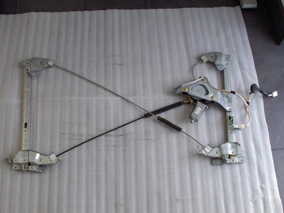 2004-2006 Toyota Tundra Crew Cab Rear Window Regulator - Image 2 of 4