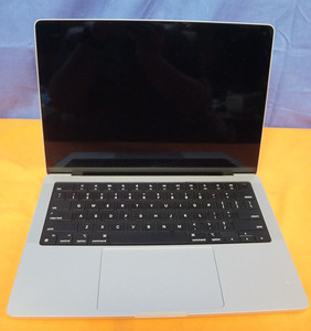 MacBook Pro M4 16GB 512GB | eBay