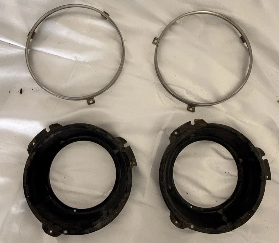 1983-1991 Dodge Raider Montero, Pajero, OEM Front Grill lamp bezel housing trim - Image 2 of 4