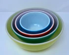 Vintage PYREX PRIMARY COLORS Mixing Bowls Set of 4, Yellow Green Red Blue