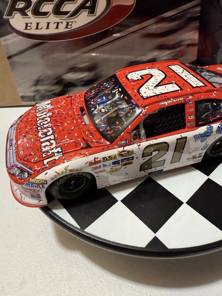Trevor Bayne ELITE #21 Motorcraft Daytona 500 Win Wood Brothers 1/24 Diecast Foto 4 de 4