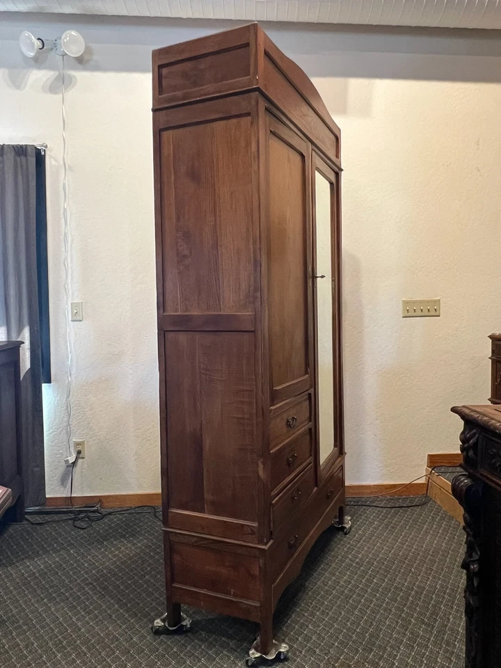 Шкаф из французского дуба в стиле модерн - Изображение 2 из 4