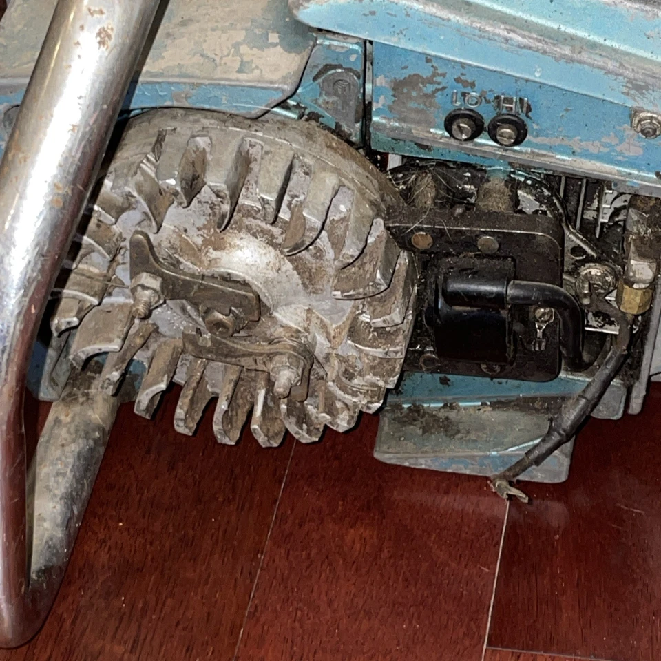 Motosierra LOMBARD vintage para piezas o reparación Foto 2 de 4