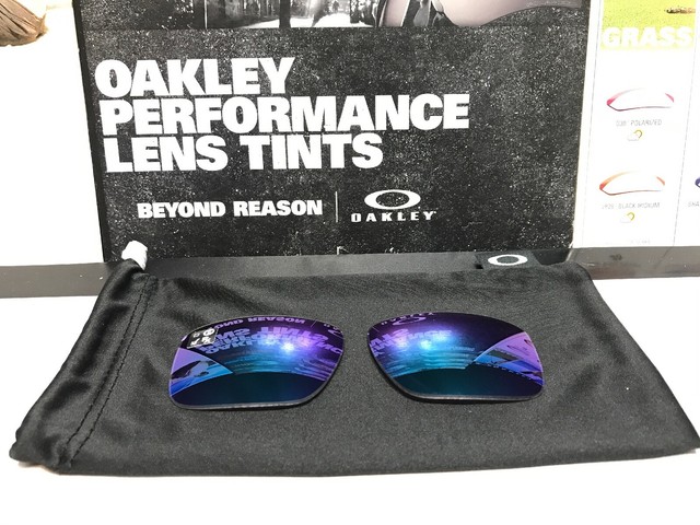 oakley holbrook box