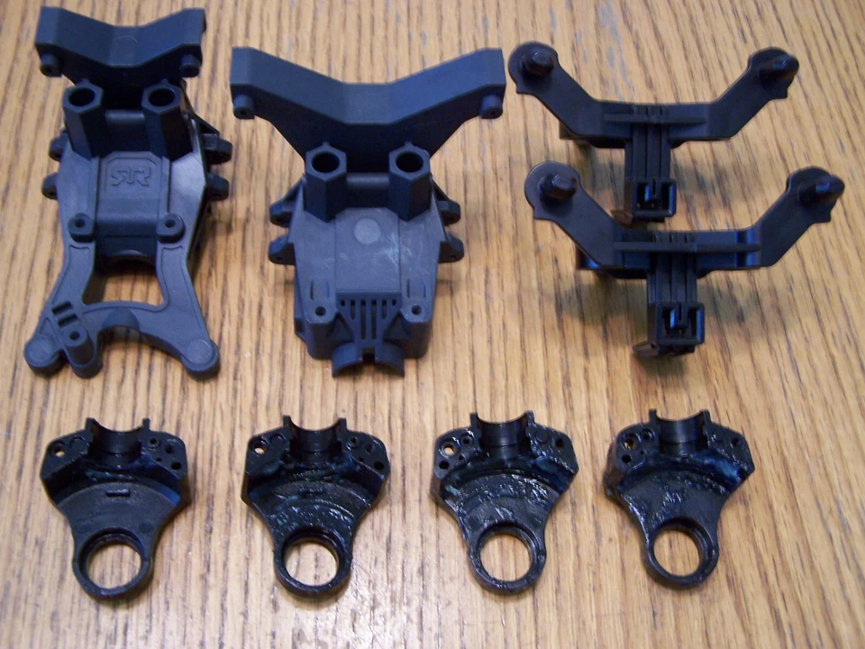 Arrma 223S V4 Granite Monster Truck Diff Cover Shock Tower Clipless Body Mount - Image 2 of 4