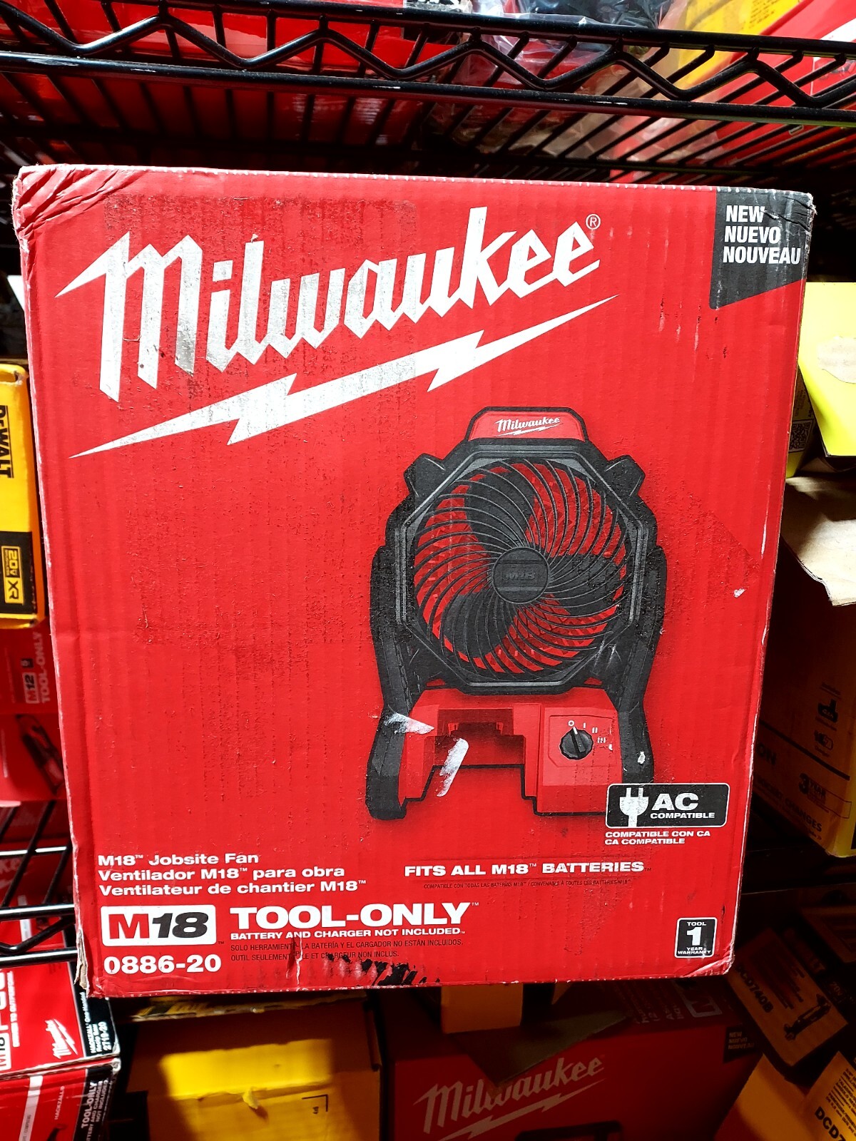 Milwaukee M18 18Volt LithiumIon Cordless Jobsite Fan (088620