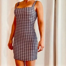 URBAN OUTFITTERS checkered patterned dress. Size S-P Fabric Stretches Fit M