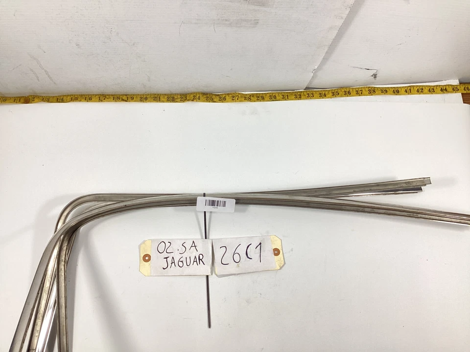 Комплект хромированной отделки заднего стекла 1998 - 2003 Jaguar XJ8 Vanden Plas от оригинального производителя. - Изображение 3 из 3