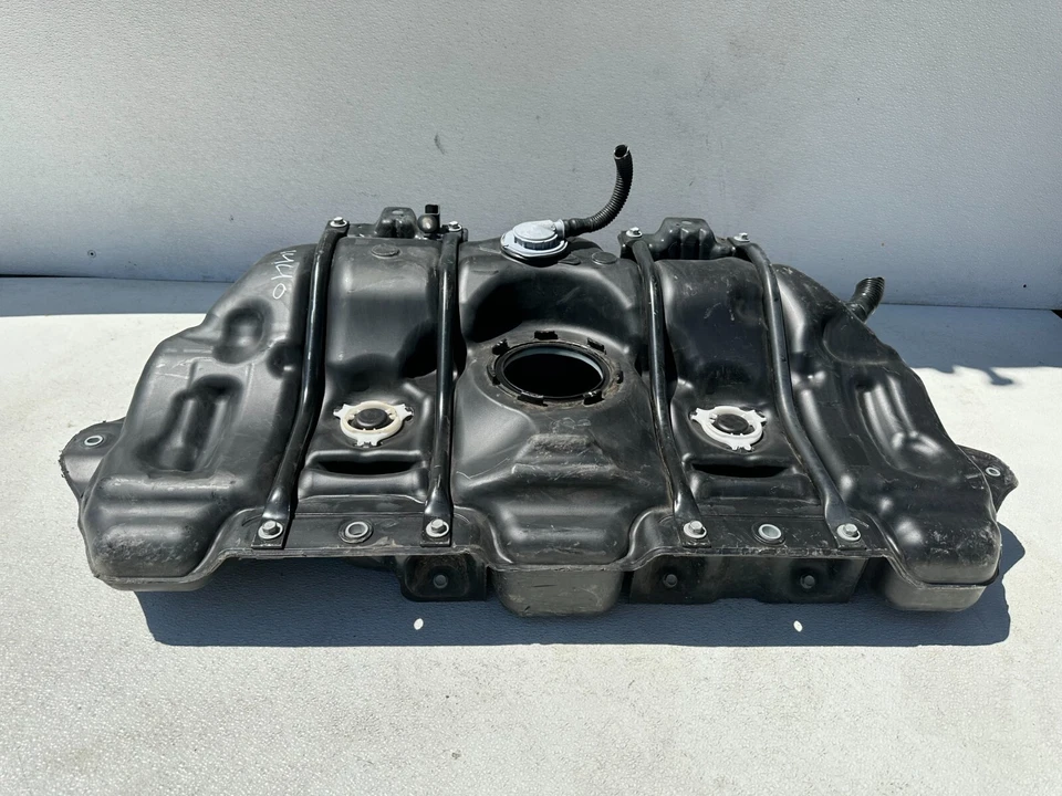 Honda Insight 2019 2020 2021 tanque de gasolina 17500-TXM-A04 OEM Foto 2 de 4