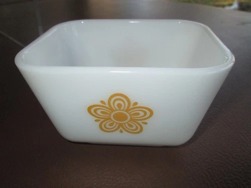 VINTAGE pyrex small 501 B 1 1/2 CUP MADE IN USA 35  NO LID