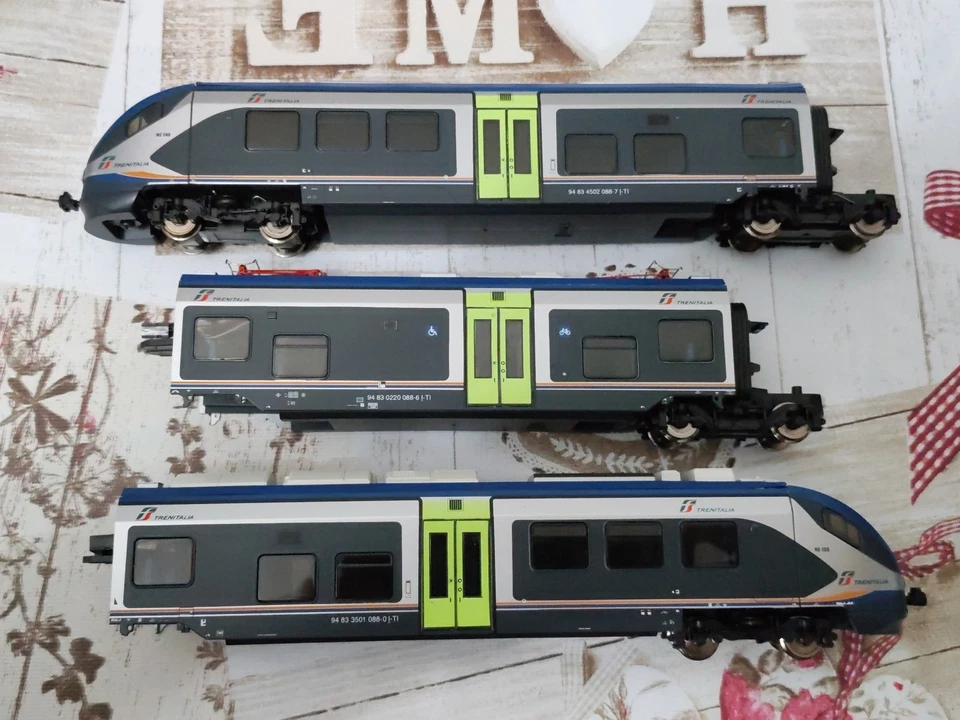 Vi Trains 1144 H0 1:87 treno Minuetto elettrico nella livrea DPR - Immagine 4 di 4