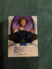 2008-09 Fleer Hot Prospects Robin Lopez #119 Blue Hand Signed auto autograph