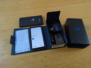 Dual Sim Samsung Galaxy S9 SM-G960F/DS, 64GB, Midnight Black, entsperrt, Grade A