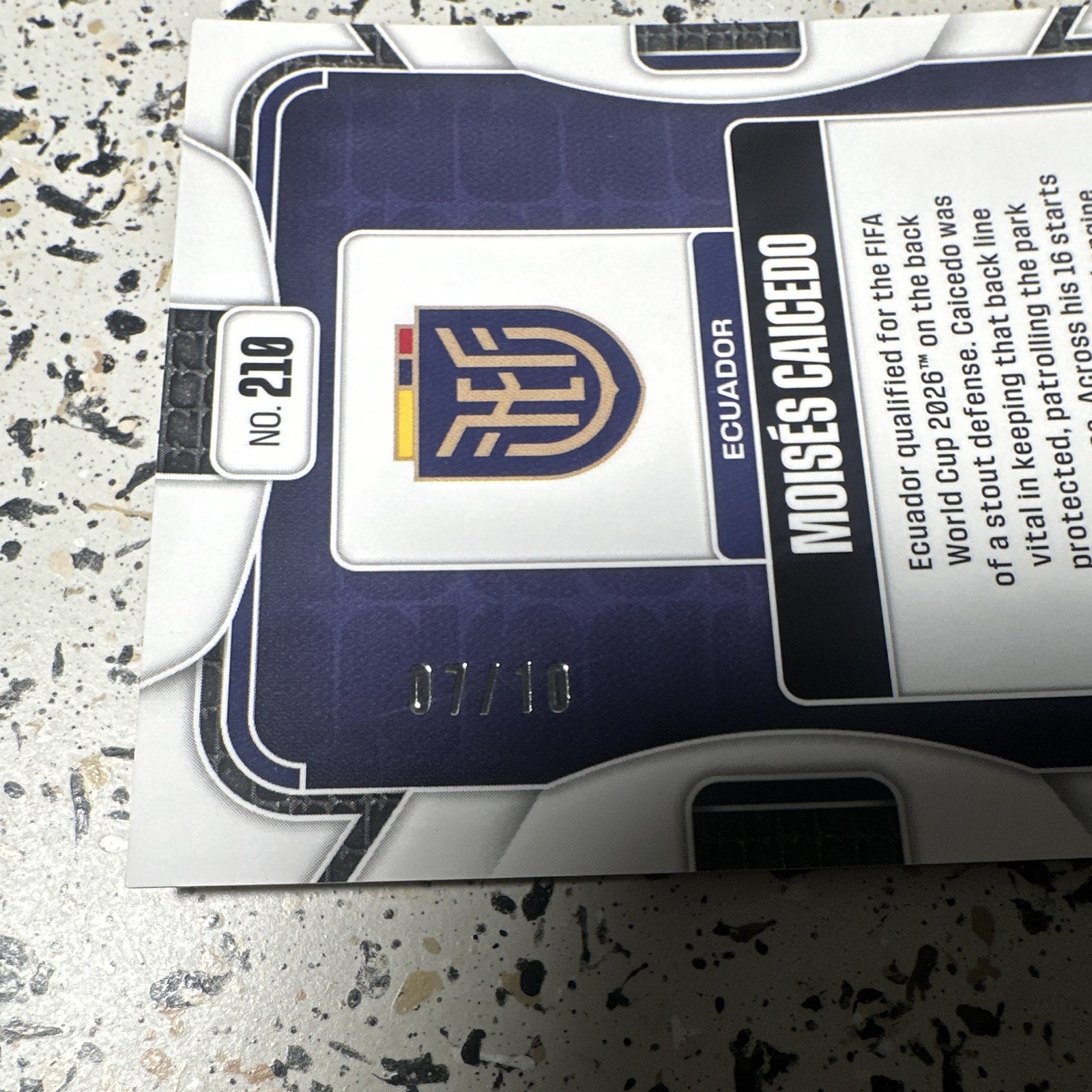 Panini Prizm 2026 FIFA World Cup Moisés Caicedo Ecuador #210 Preferred Gold /10 view 3