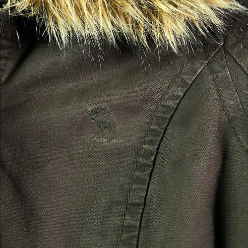 Giacca bomber Abercrombie & Fitch con collo pelliccia sintetica donna piccolo marrone invernale - Foto 7 di 18