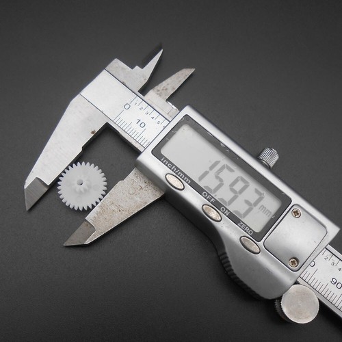 500 Stück 0,5 m Kunststoffspindel Doppelgetriebe Doppelschicht 30T + 10T Bohrung 2MM 2,05MM 30102B - Bild 11 von 15
