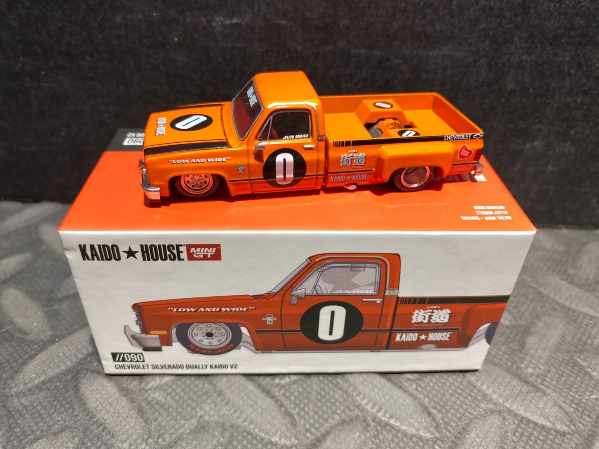 1/64 MINI GT KAIDO HOUSE #90 1983 CHEVROLET SILVERADO DUALLY