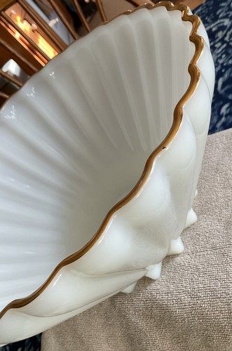 Flawless Anchor Hocking Milk Glass 11x5 Serving Bowl With Scalloped Gold Rim - Picture 6 of 16