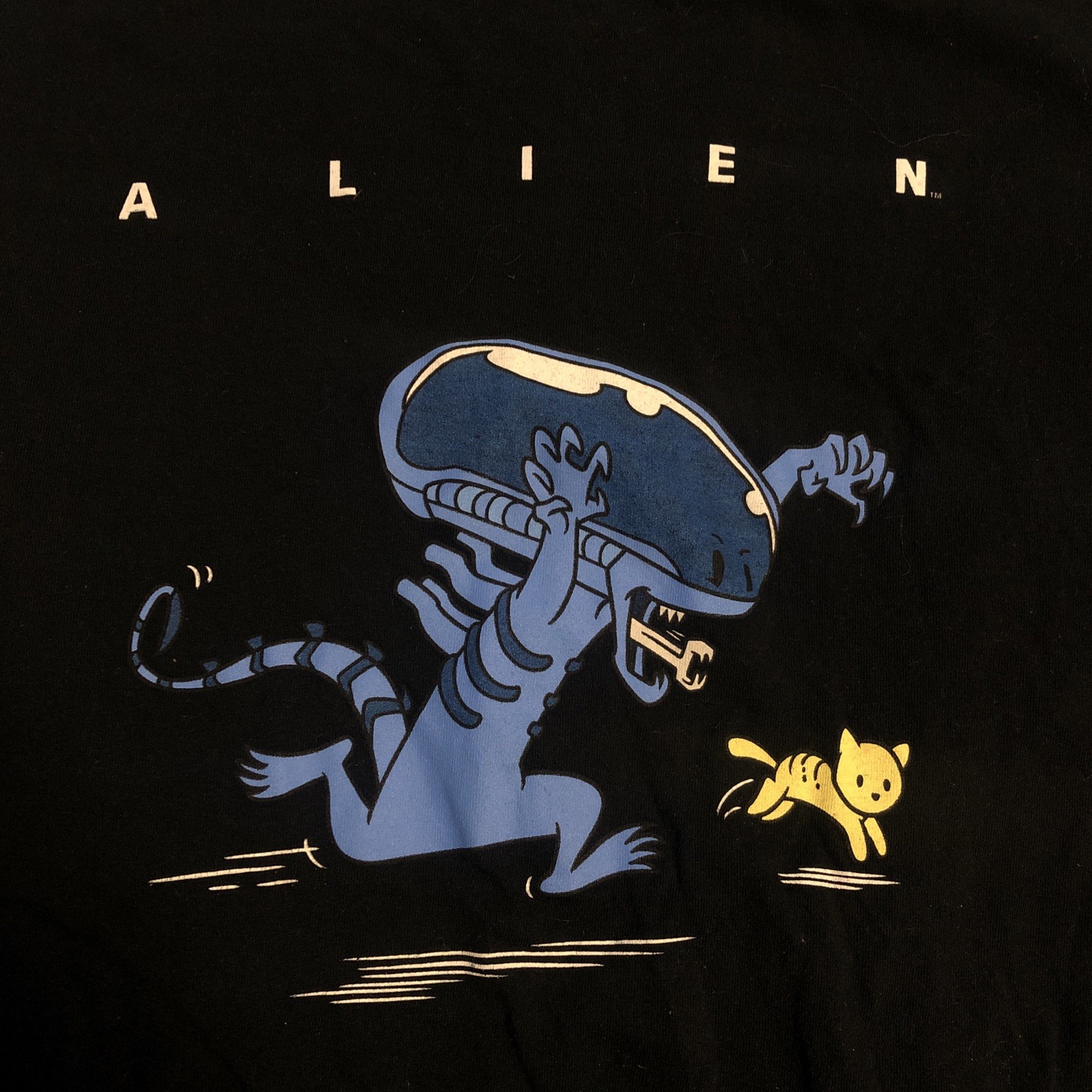 Ripple Junction Alien Xenomorph & Jones Cartoon Graphic T-Shirt (Men’s XL/Black)