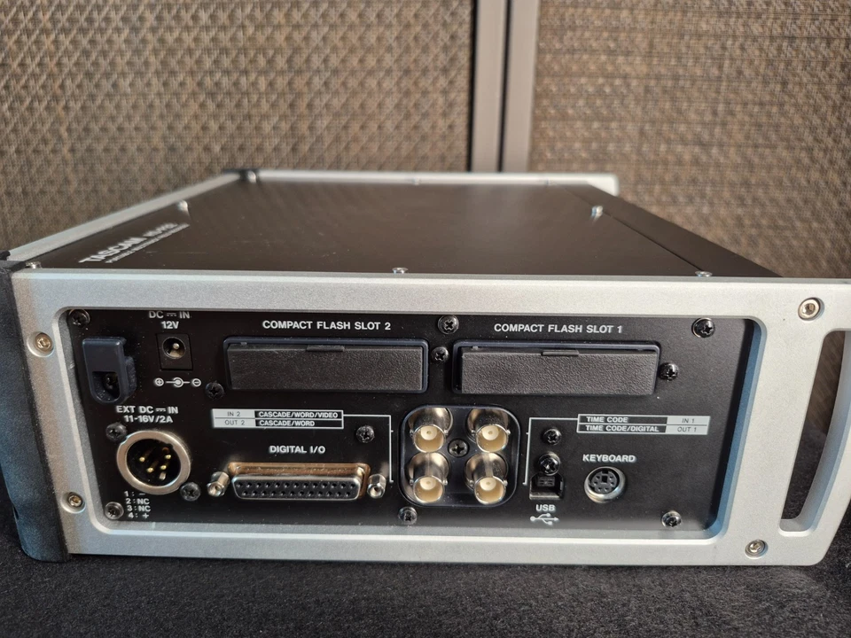 TASCAM HS-P82 - 8 Ch Audio Field Recorder mit Touchscreen & Timecode WIE NEU - Bild 4 von 4