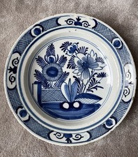 Delft Plat en Faïence Décor Bouquet de fleurs Bleu Blanc XVIII ieme Siècle