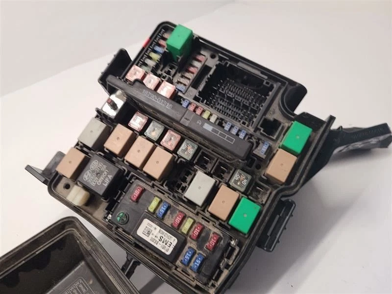 2017-18 HYUNDAI SANTA FE 3.3L 熔断器盒发动机 AWD  — 第 3/4 张图片