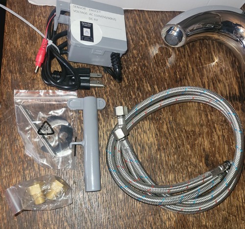 Grifo de lavabo de baño de un solo orificio sin contacto con sensor automático Brionko - Imagen 7 de 13