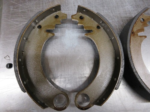 Brake Shoes Early style 642967 9 X 1 3/4" Riveted Fit MB CJ2A CJ3A M38 Willys - Picture 2 of 3