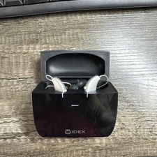 Widex Moment 330 MRR2D w Widex charging case | Hearing Device