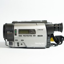 Sony CCD-TR3100E Hi8 XR Handycam Camcorder PAL   Tested   New Battery  Charger