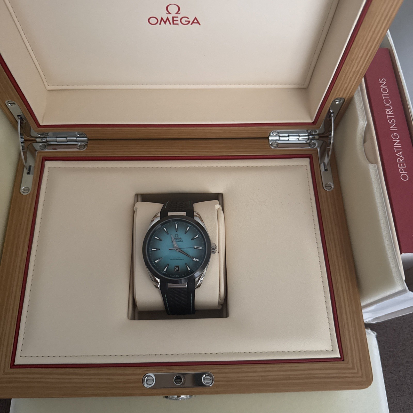 Omega Seamaster Aqua Terra 150M - Aug 25- 220.32.38.20.03.001 - 10/10 condition