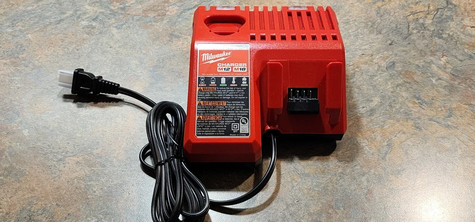 (2) Milwaukee 48-59-1812 M18 & M12 Multi-Voltage Charger -SALE IS FOR 2 CHARGERS - Image 3 of 4
