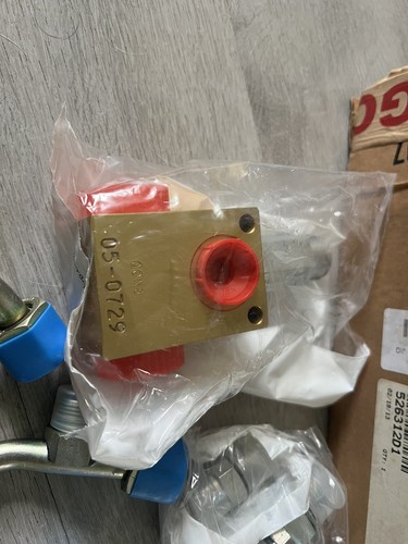 MT900 Brake Pressure Charge Relief Valve Kit AGCO Fendt 526284D1 OCN8 05-0729 0c - Picture 3 of 8