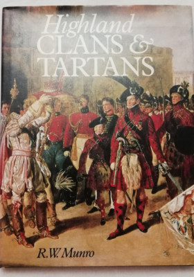 Highland Clans & Tartans Munro, Robert gebunden Schutzumschlag 1977 englisch