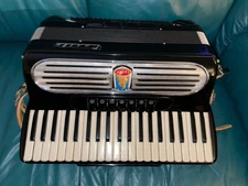 Vintage Accordion Made in Italy 19inch 7 + 4 Registers Free Shipping to USA