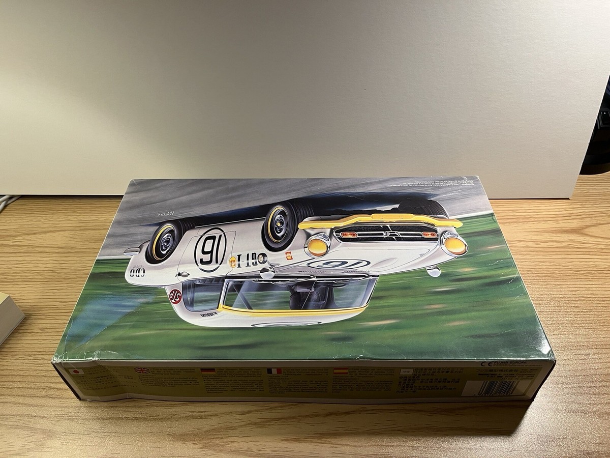 Honda S800 model kit Fujimi 1/24 scale Historic Racing Car