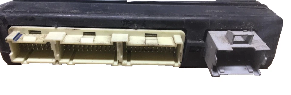 15806316 Saturn Vue 2002-2003 bcm body control module - Image 2 of 4
