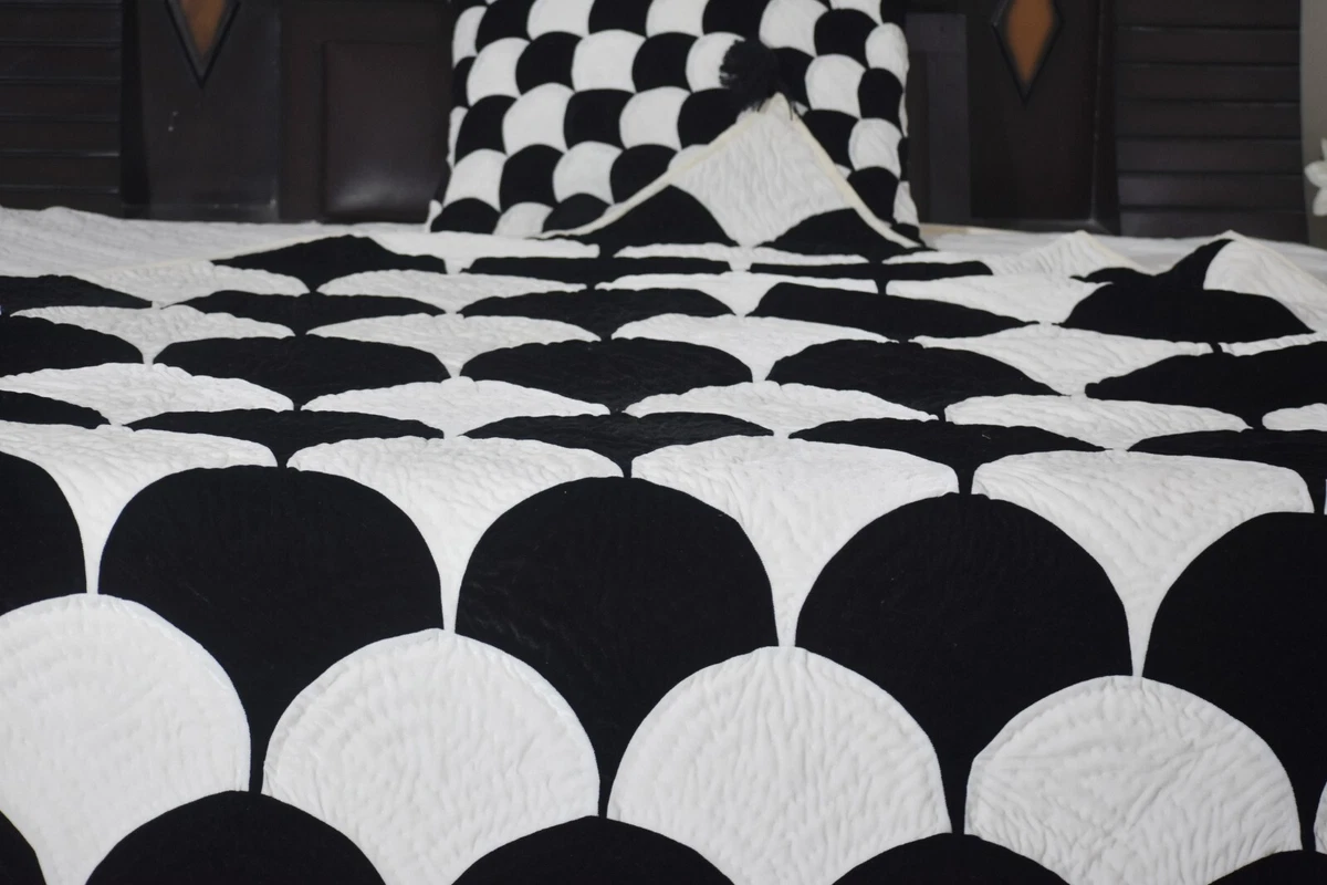 Black and white online king size blanket
