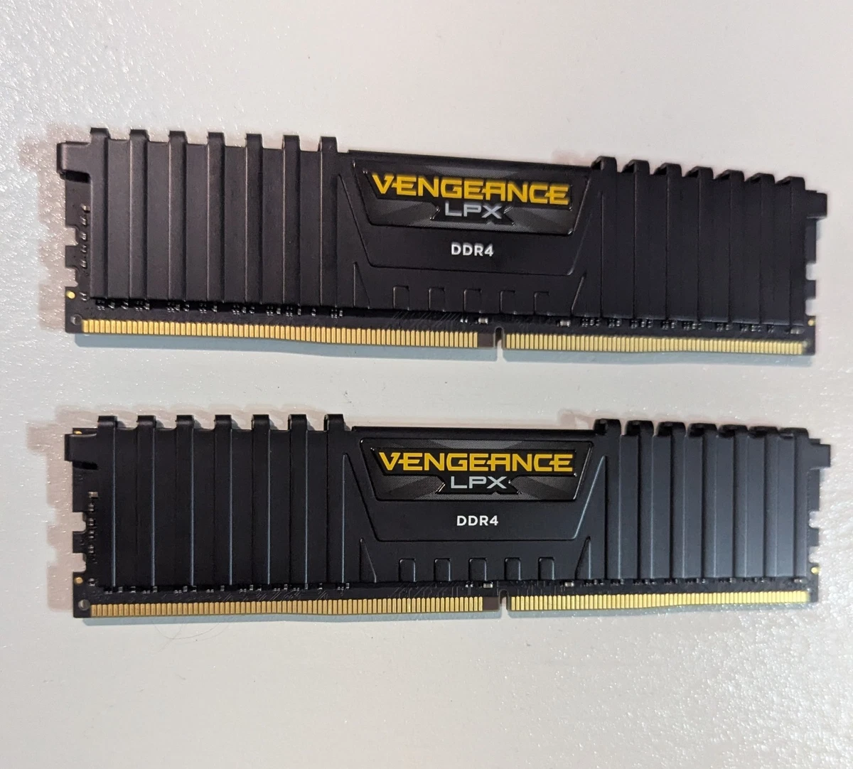 Corsair LED DDR4-2666 PC4-21300 16GB メモリ Corsair PC4-21300 (DDR4-2666) Bus Speed Computer RAM 16 GB