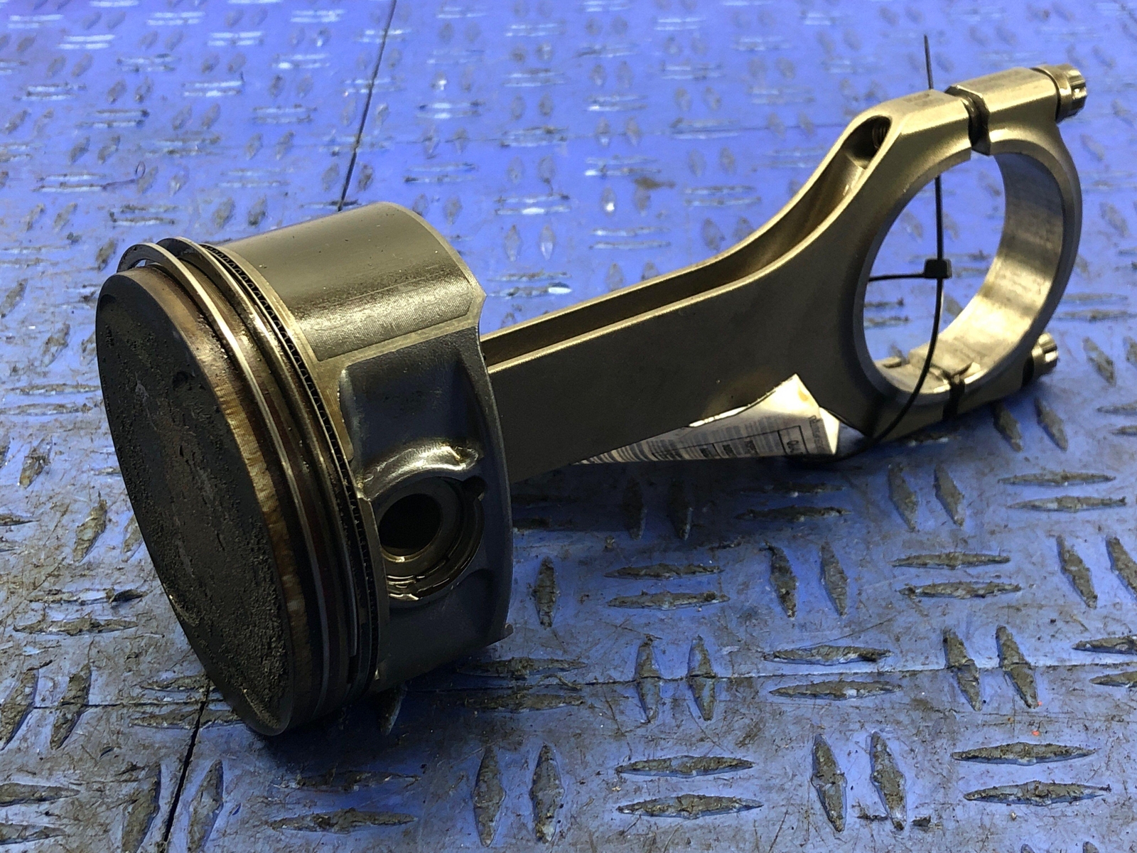 2006-2018 ASTON MARTIN VANTAGE V8 4.3L V8 ENGINE PISTON W/CONNECTION ROD OEM